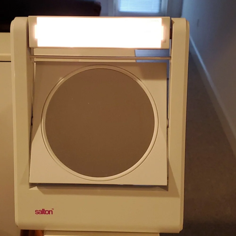 SALTON Lighted Make-up Mirror